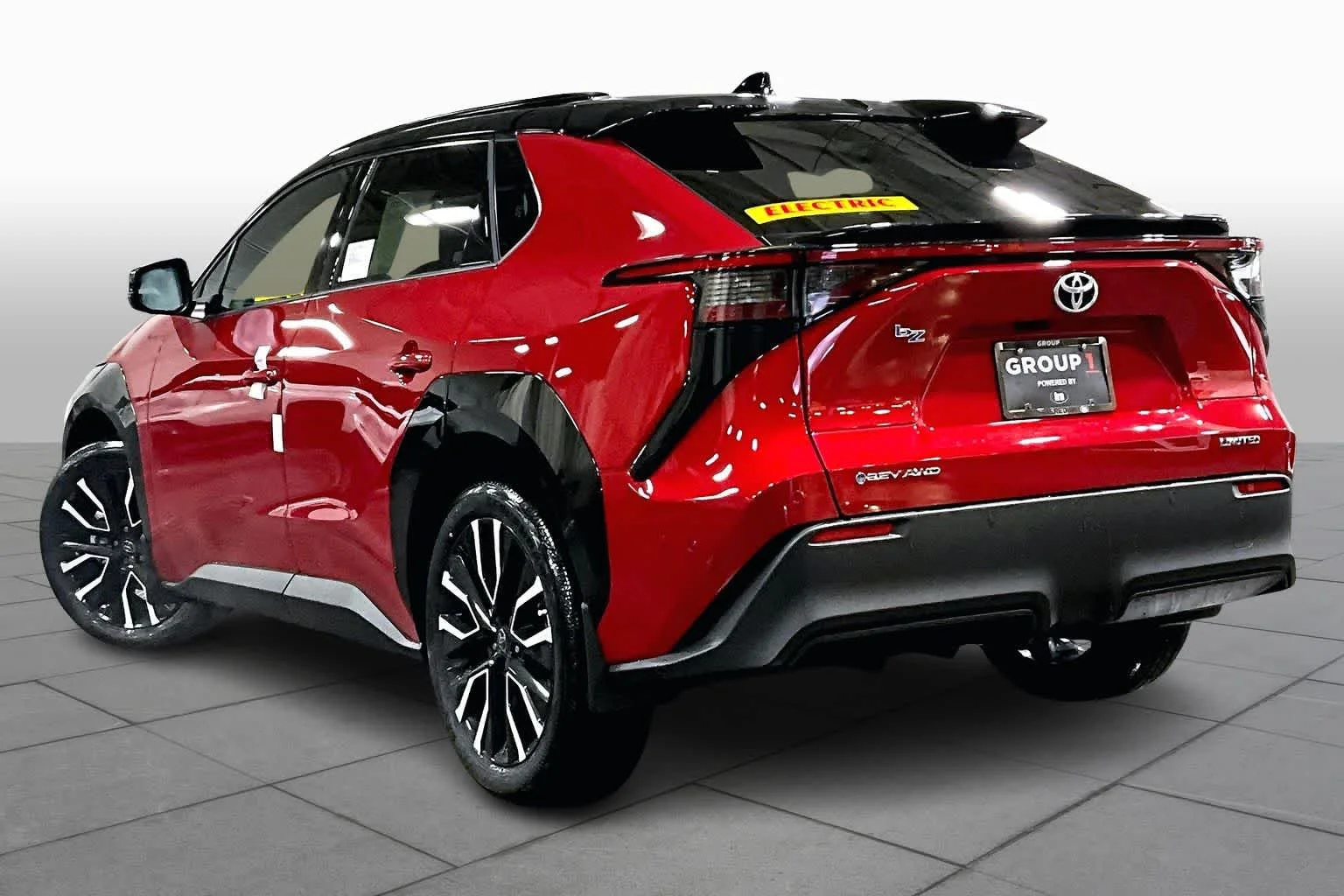 New 2026 Supersonic Red w/Midnight Black Metallic Roof Toyota Limited image 12