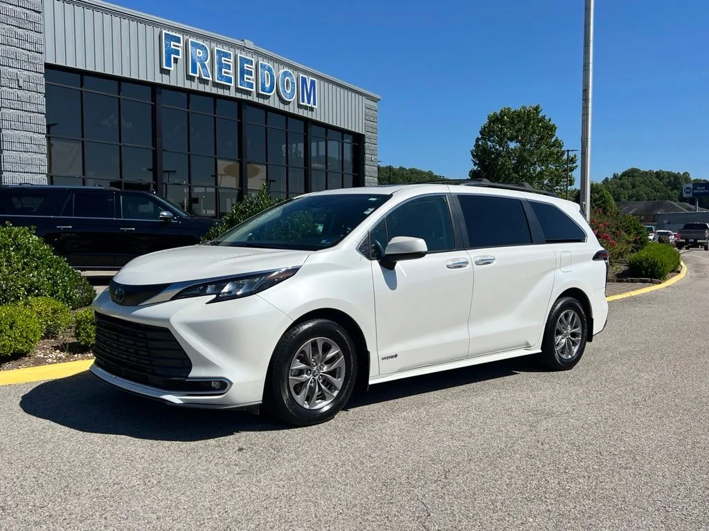 2021 Toyota Sienna XLE