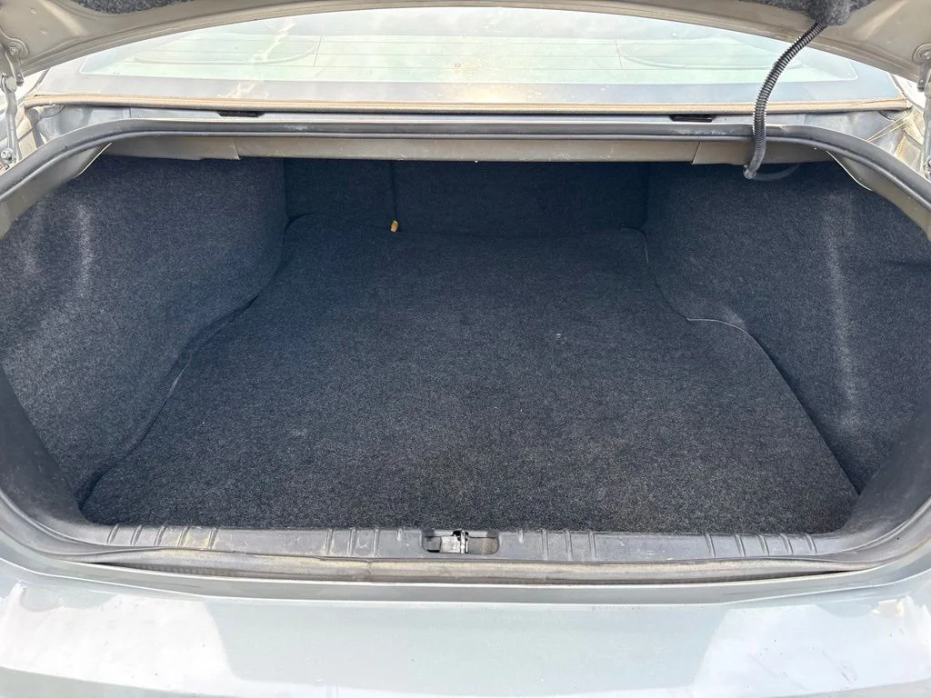 Used 2009 Dark Silver Metallic Chevrolet LT image 24