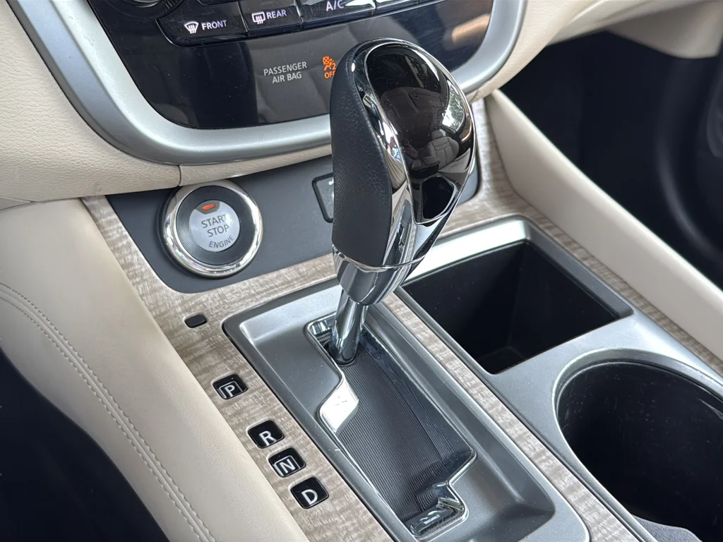 Used 2021 White Nissan SL image 30