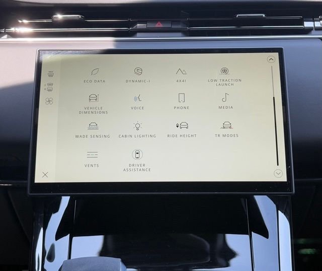 New 2026 Fuji White Land Rover Dynamic SE image 21
