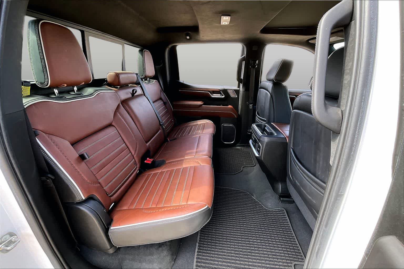 Used 2023 White Frost Tricoat GMC Denali Ultimate image 19