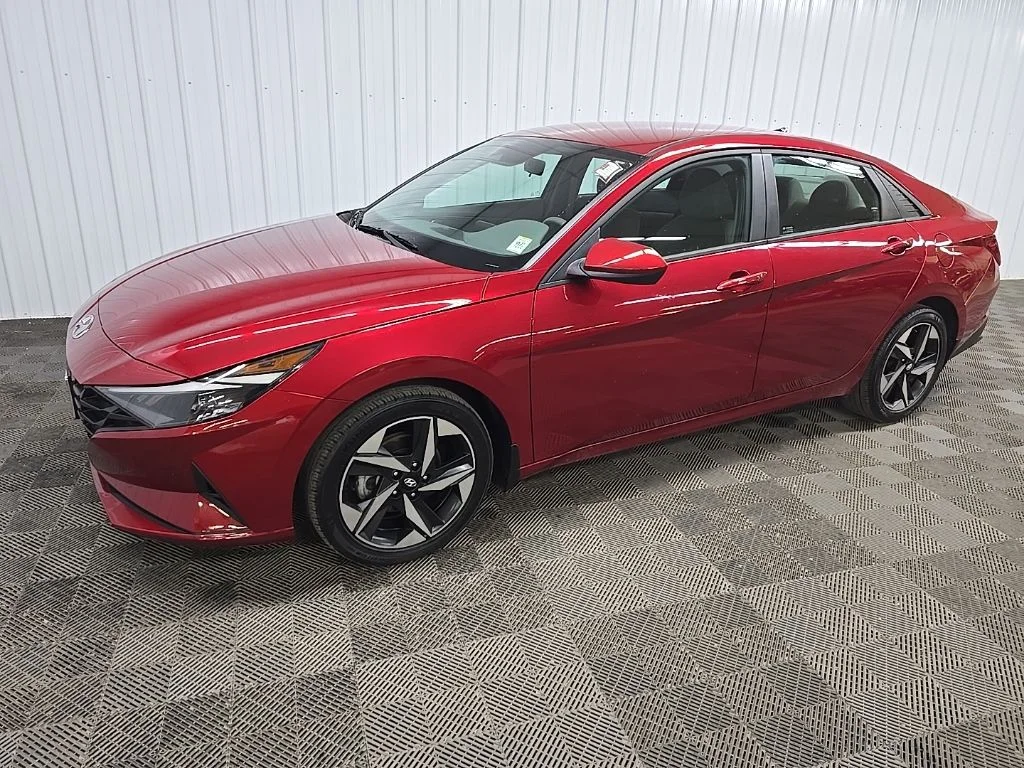 Used 2023 Red Hyundai SEL image 6