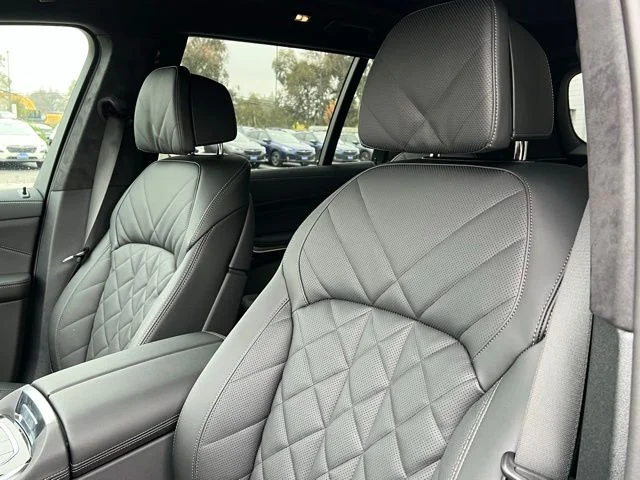 New 2026 Dravit Grey Metallic BMW xDrive40i image 18