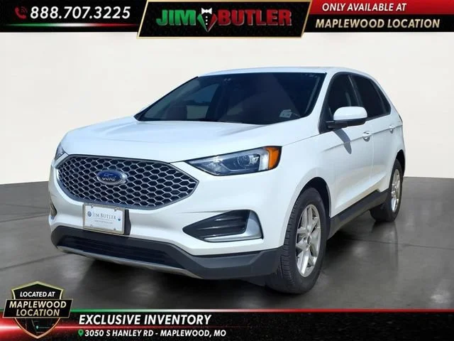 Used 2024  Ford SEL image 1
