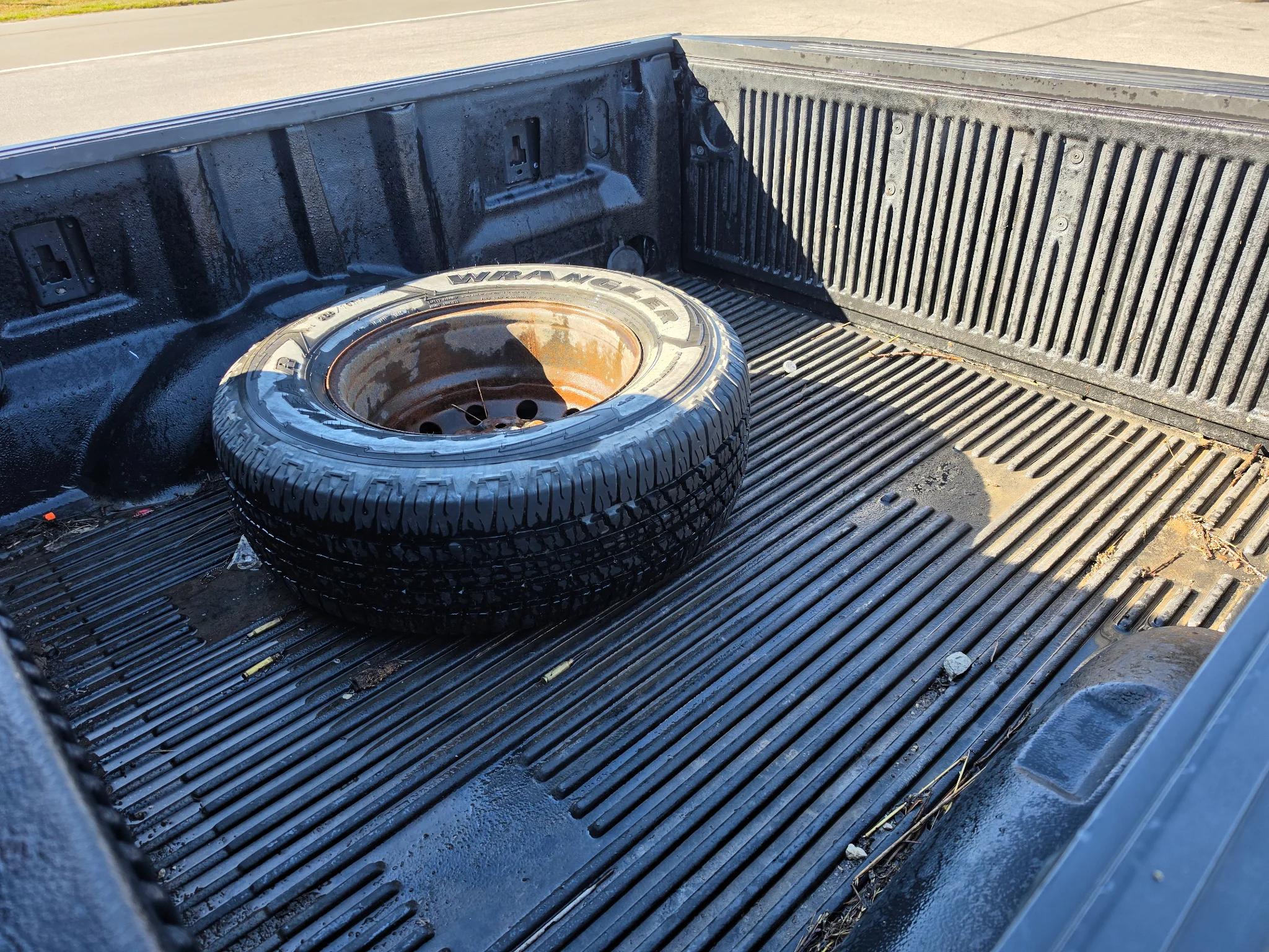 Used 2015 Tuxedo Black Metallic Ford XLT image 12