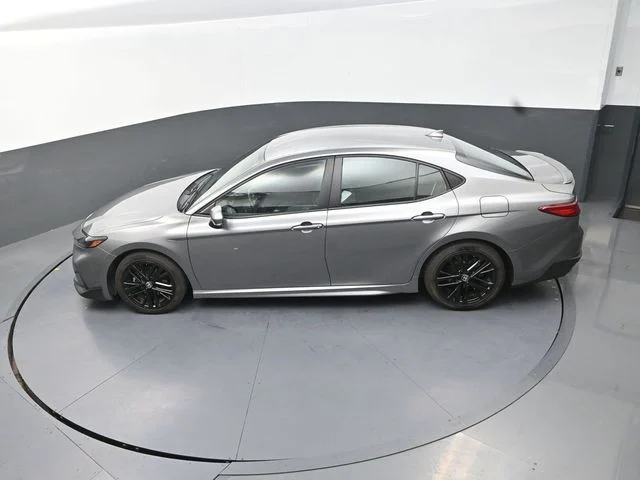 Used 2025  Toyota SE image 25