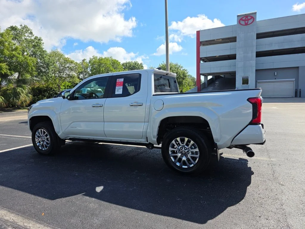 2026 Toyota Tacoma Limited - Photo 9