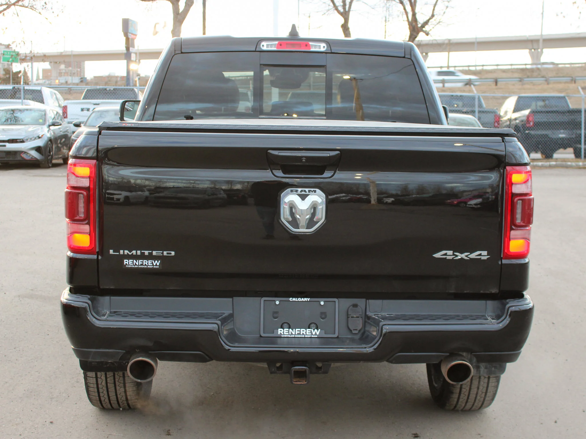 Certified Used 2023 Black RAM Limited * No Accidents | HEMI V8 | Alpine | Heated Seats | Apple CarPlay | Tonneau Cover image 14