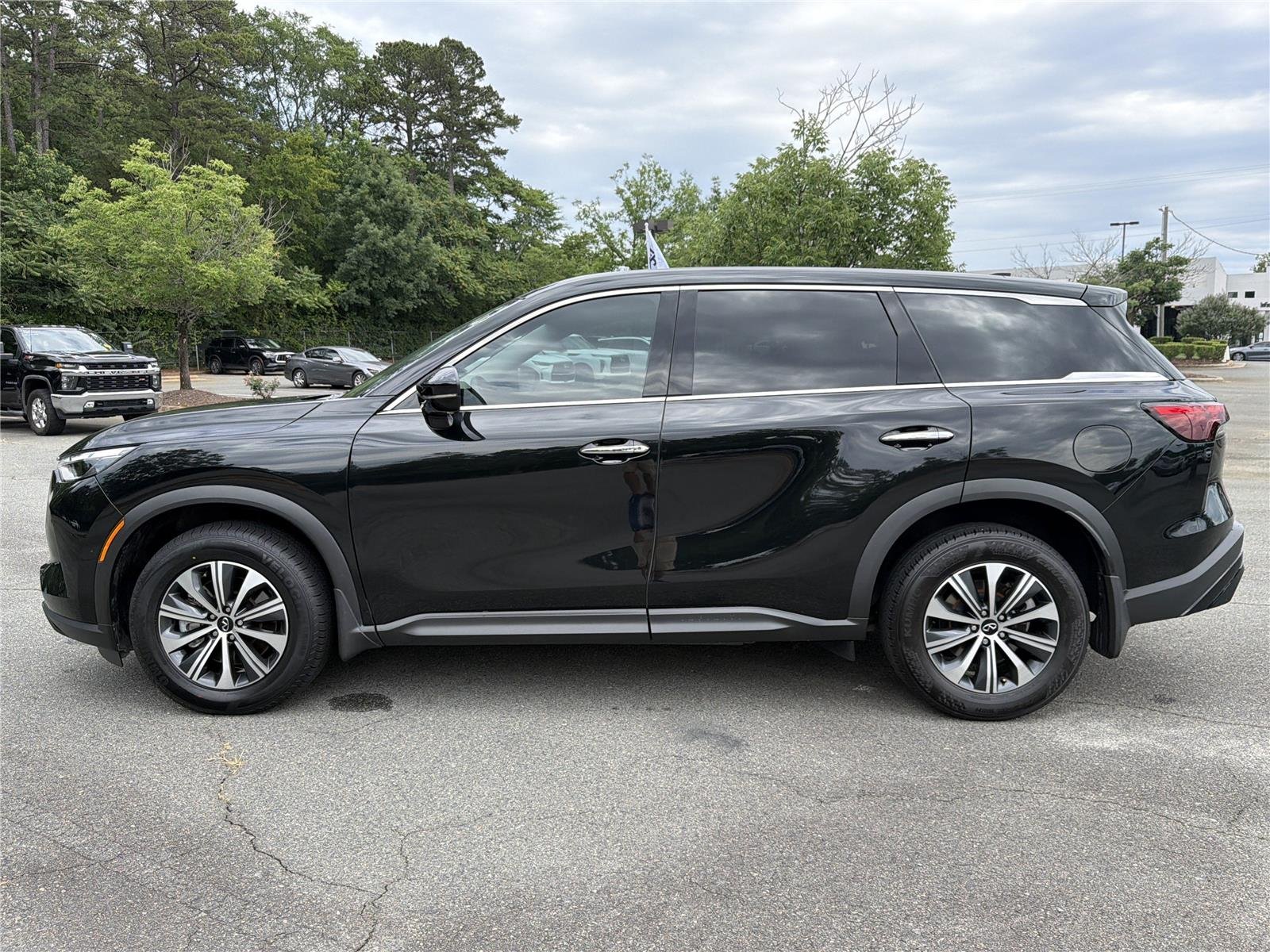 Used 2024 Mineral Black INFINITI PURE image 25