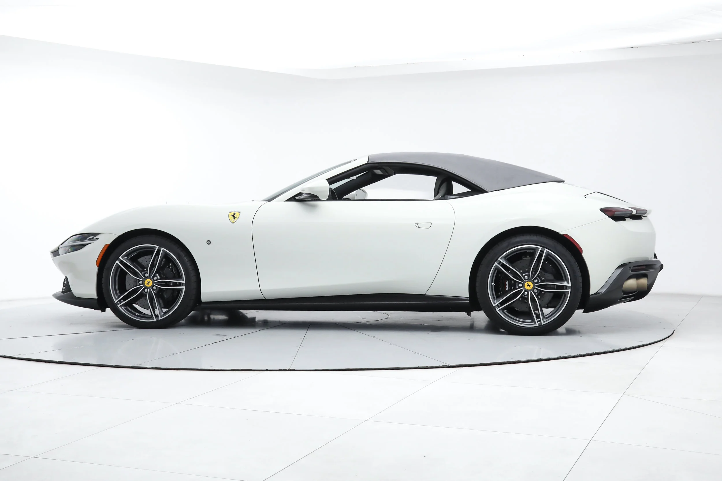 Used 2024 White Ferrari  image 7