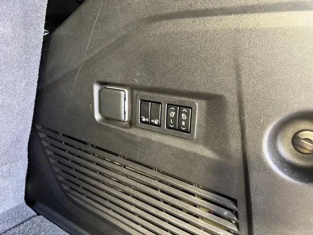 2022 GMC Yukon Denali - Photo 44