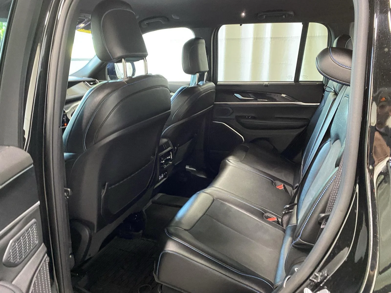 Used 2023 Diamond Black Crystal Pearlcoa Jeep Trailhawk 4xe image 17