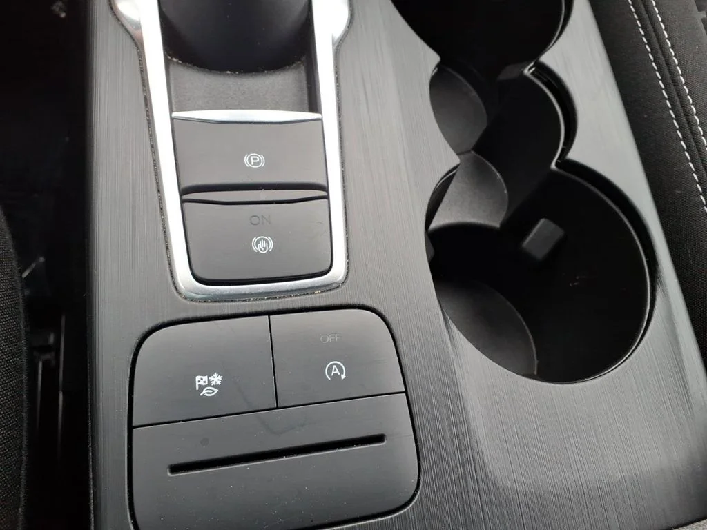 Used 2025 Silver Ford Active image 34