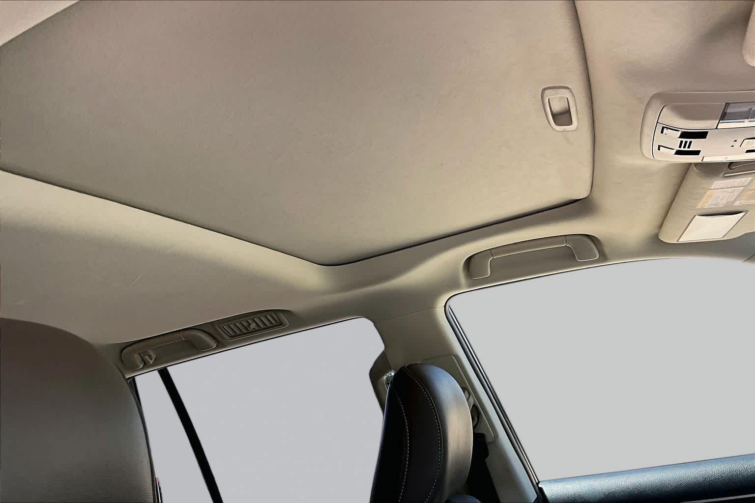 Used 2016 Starfire Pearl Lexus  image 13