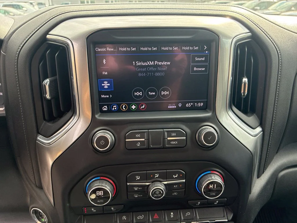 Used 2019 BLACK Chevrolet RST image 26