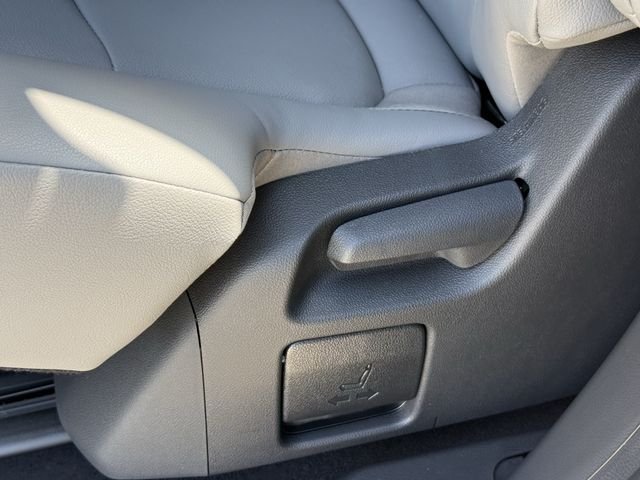 New 2026 Wind Chill Pearl <sup>1</sup> Toyota  XLE image 30