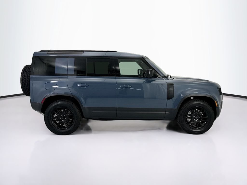 New 2026 Tasman Blue LAND ROVER S image 4