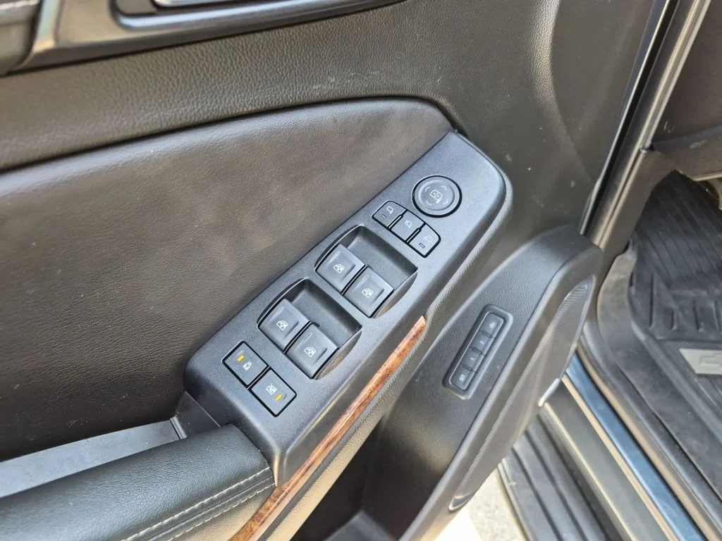 Used 2019 Gray Chevrolet Premier image 20