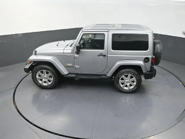Used 2013 Silver Jeep Sahara image 23