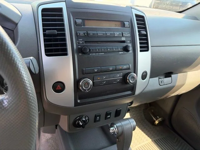 Used 2012 Silver Nissan SV image 28