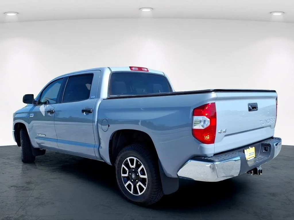Used 2019 Gray Toyota SR5 image 9