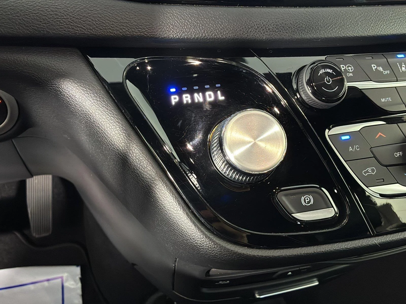 Used 2020 Jazz Blue Pearlcoat Chrysler Touring L Plus image 34