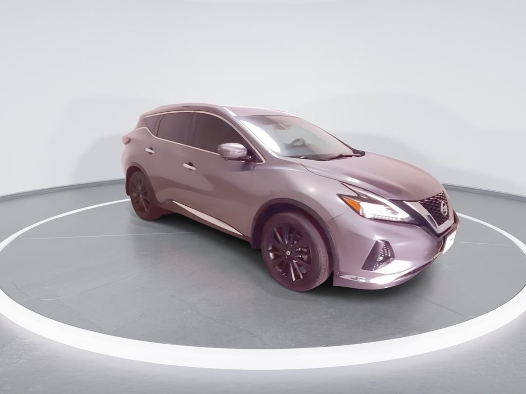 Used 2021 Gray Nissan Platinum image 9