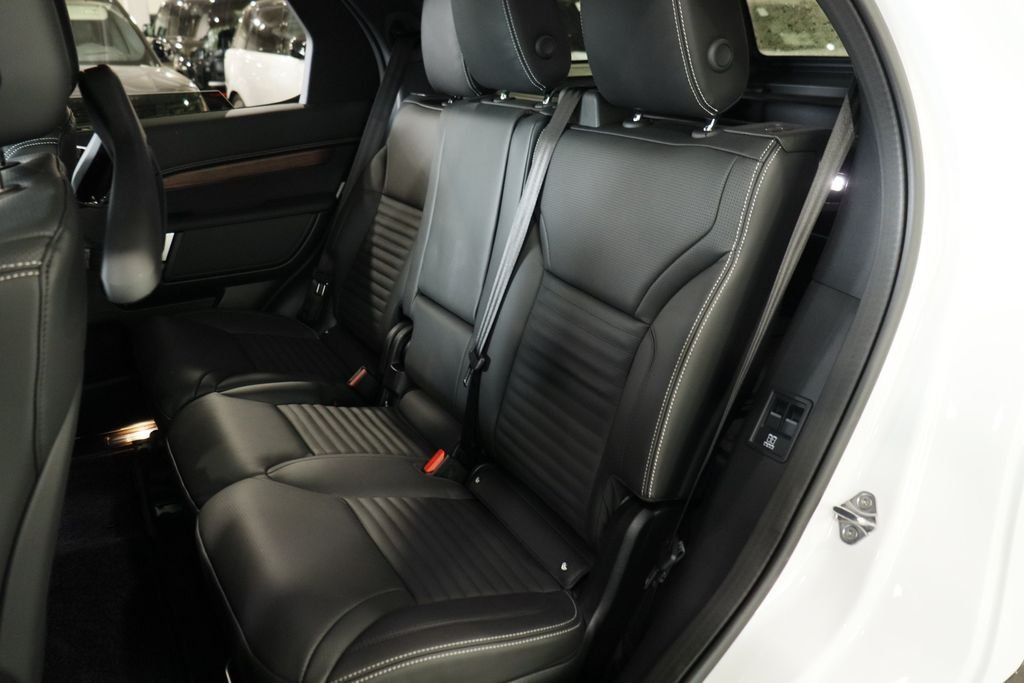 New 2026 Fuji White Land Rover Dynamic SE image 20
