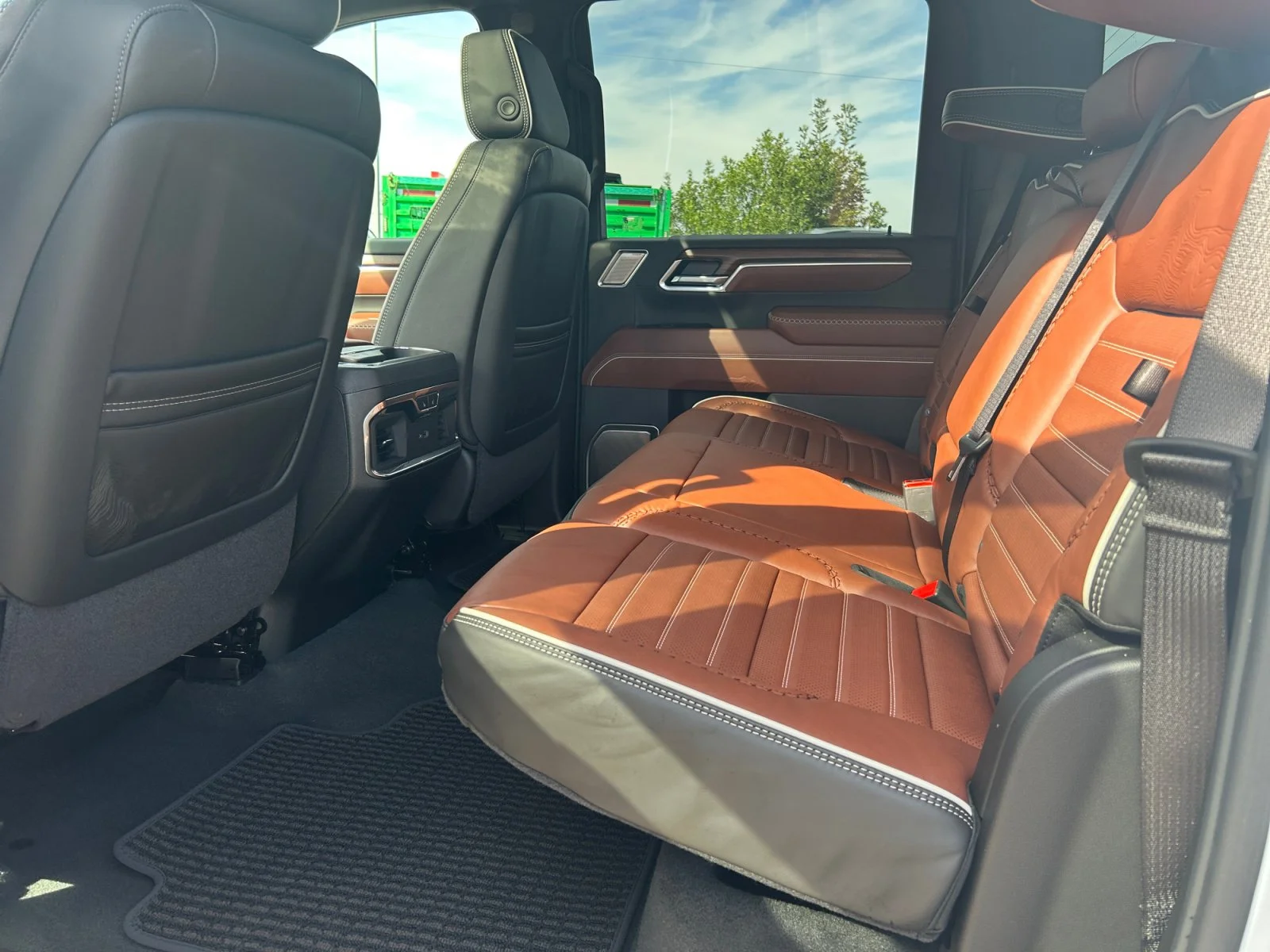 New 2026 Glacier White Tricoat GMC Denali Ultimate image 19