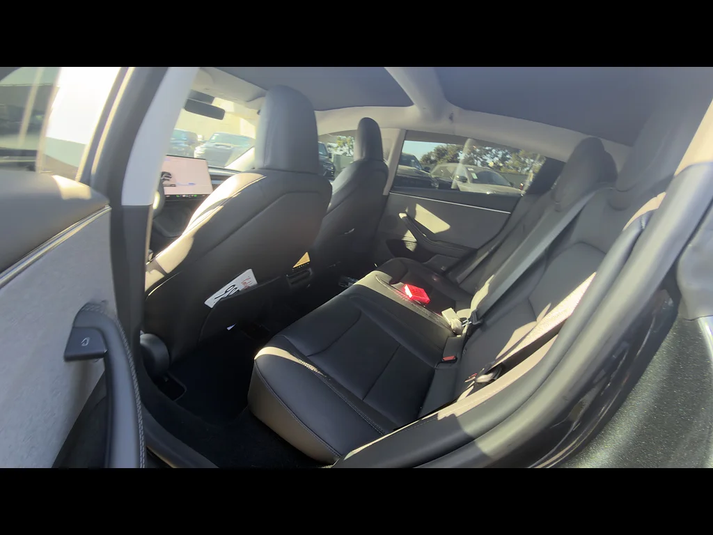Used 2025  Tesla Long Range image 7