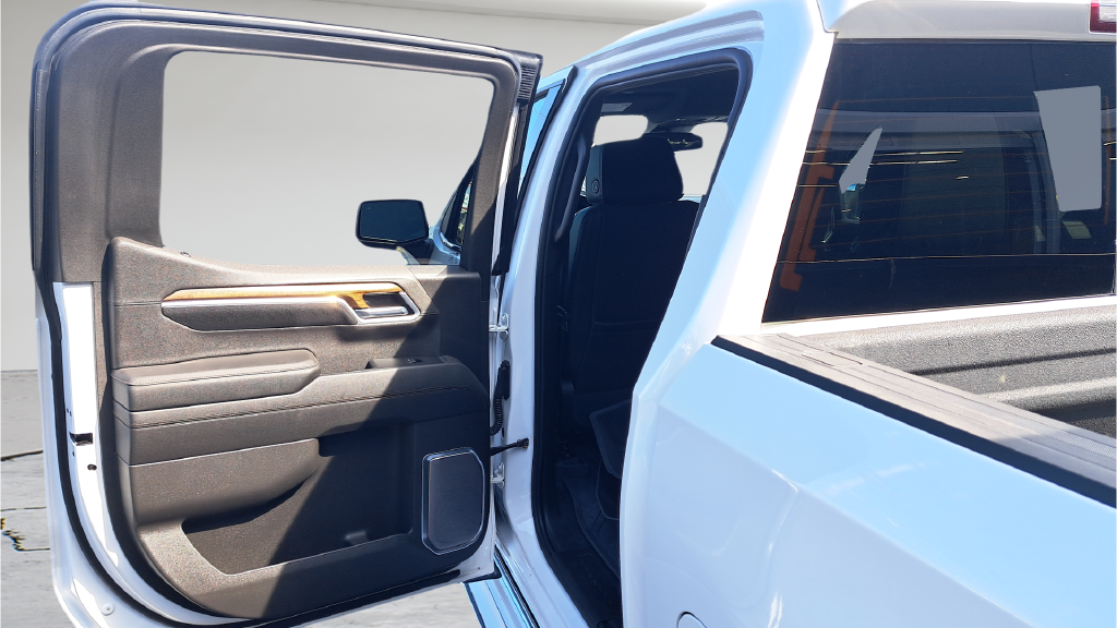 Used 2022  Chevrolet High Country image 11