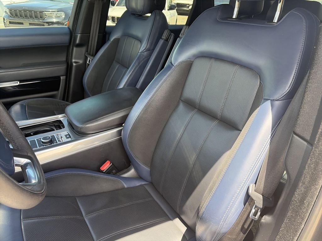 Used 2020  Land Rover HST image 11