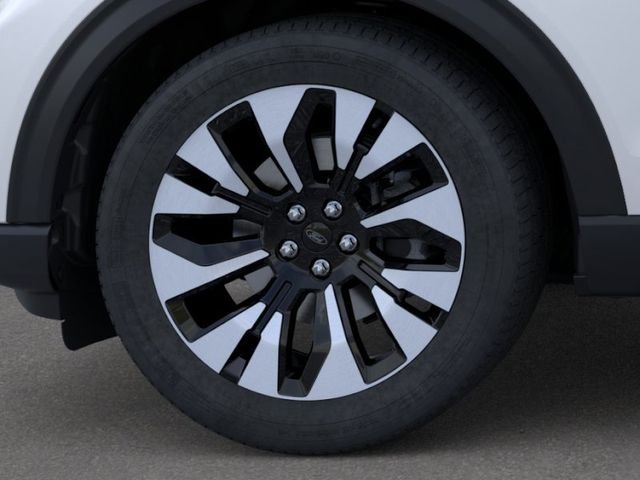 New 2026 Star White Metallic Tri-Coat Ford Platinum™ image 19