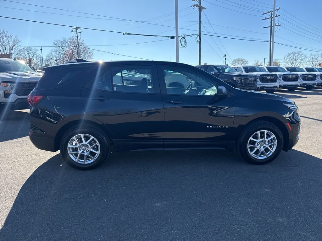 View vehicle photo 6