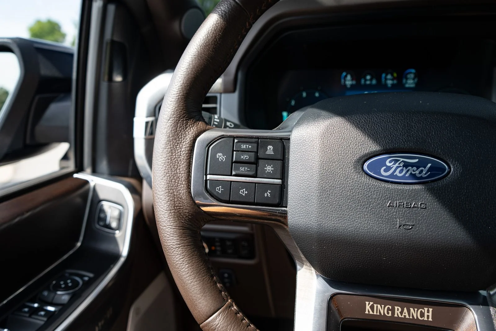 Used 2025 Blue Ford King Ranch image 59