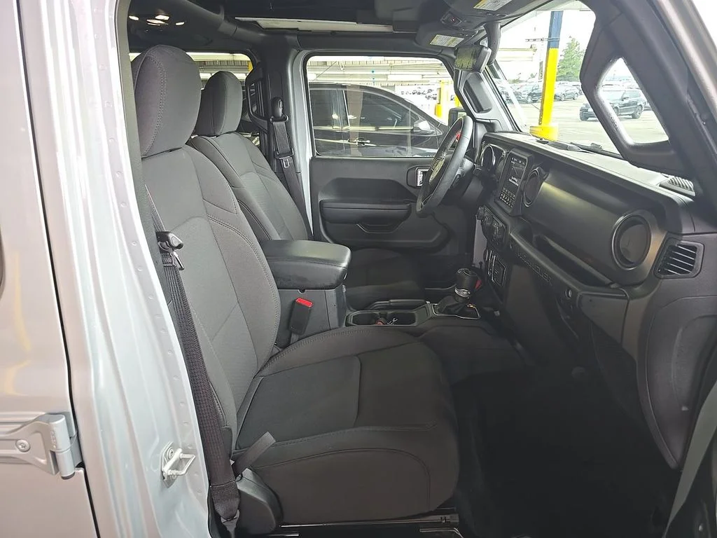 Used 2023 Silver Jeep Willys 4xe image 5