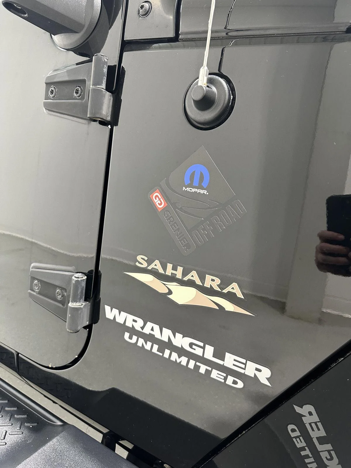 Used 2015 Black Jeep Sahara image 23