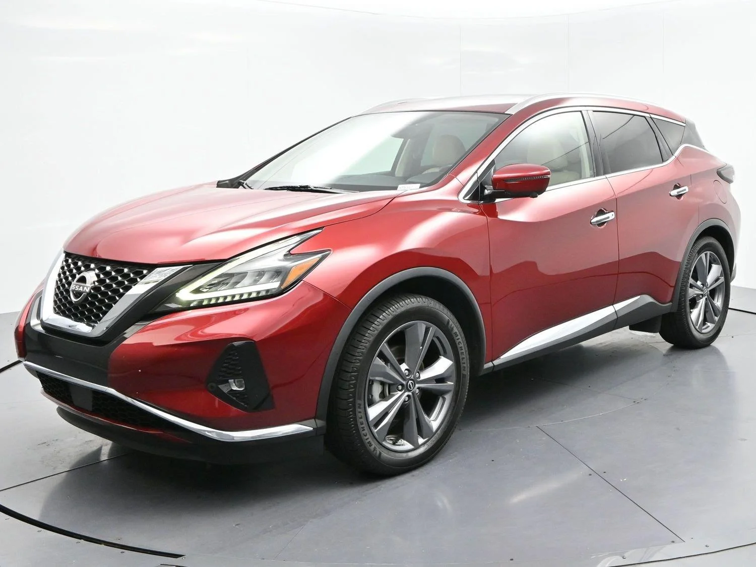 Used 2023 Scarlet Ember Tintcoat Nissan Platinum image 3