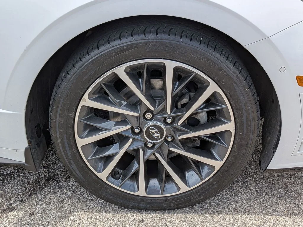 Used 2020 Gray Hyundai Limited image 9