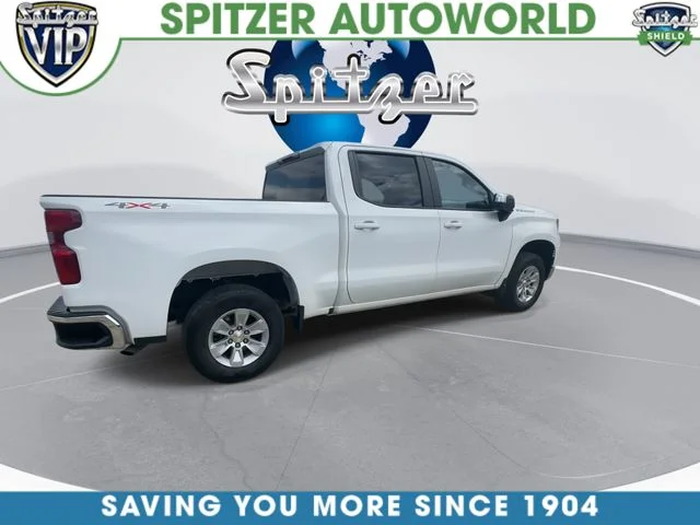 Used 2025 White Chevrolet LT image 9