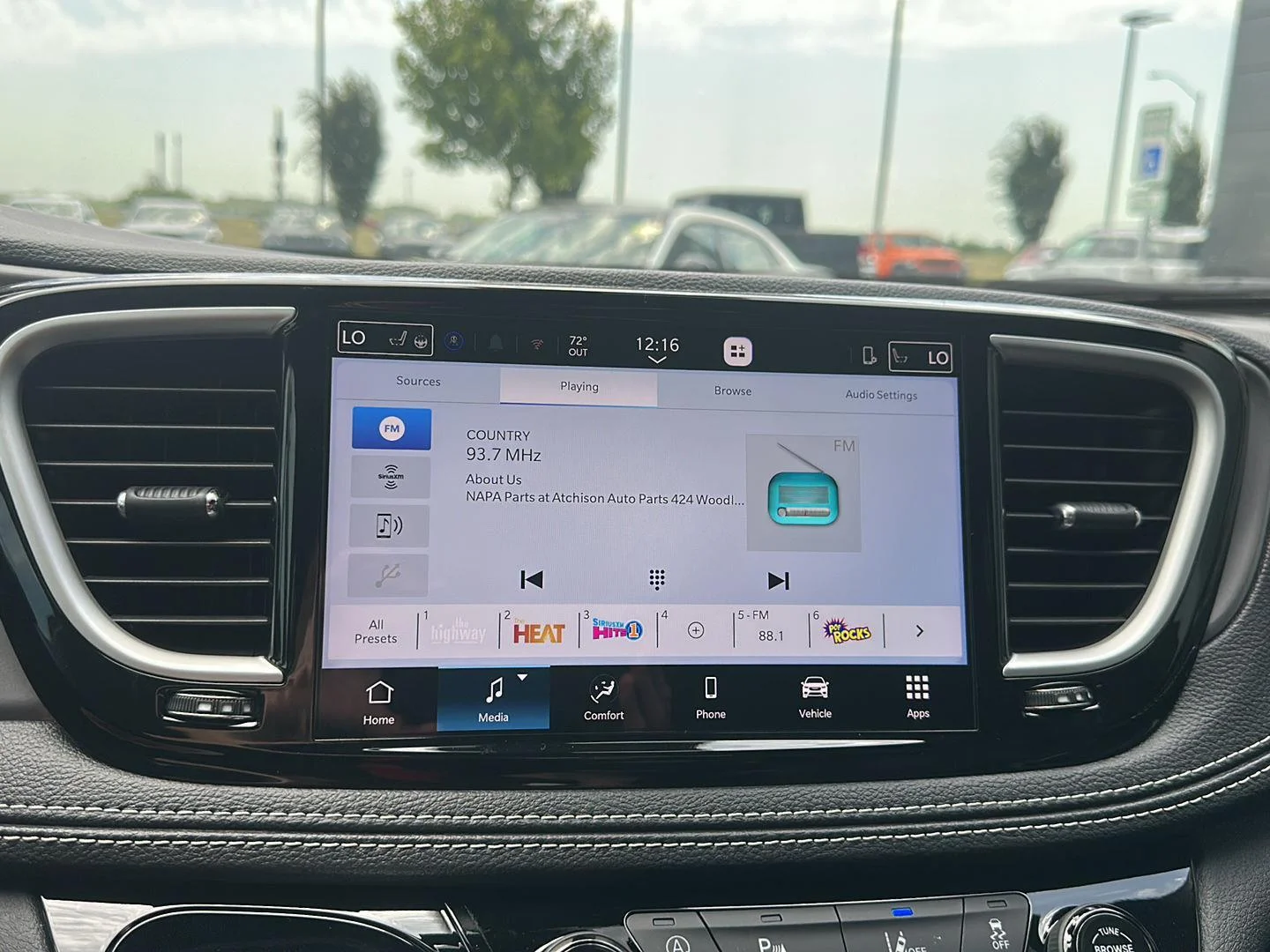 2026 Chrysler Pacifica Select - Photo 18
