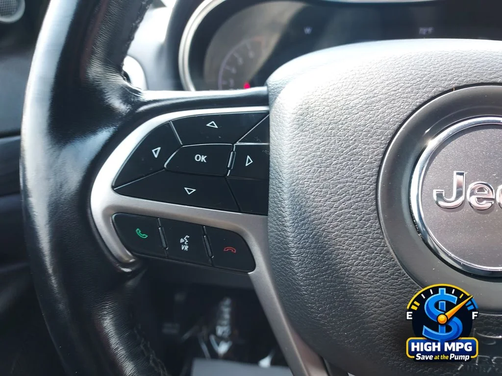 Used 2021 Black Jeep Laredo E image 17