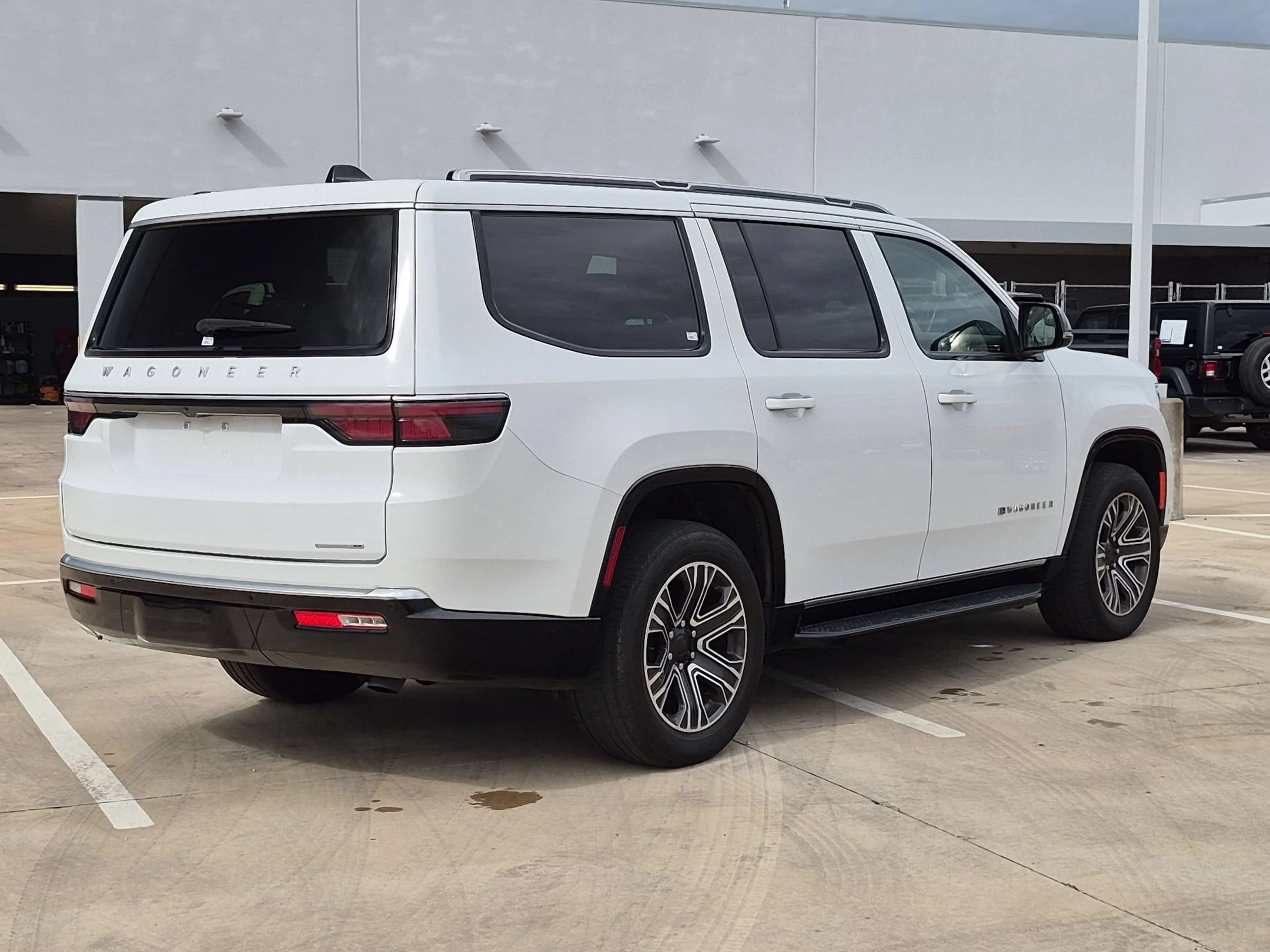 Used 2024 White Jeep Series II image 3