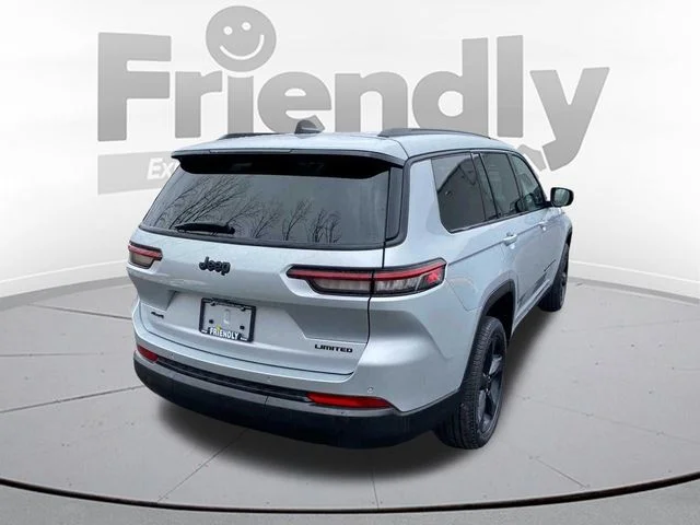 Used 2023 Silver Jeep Limited image 5