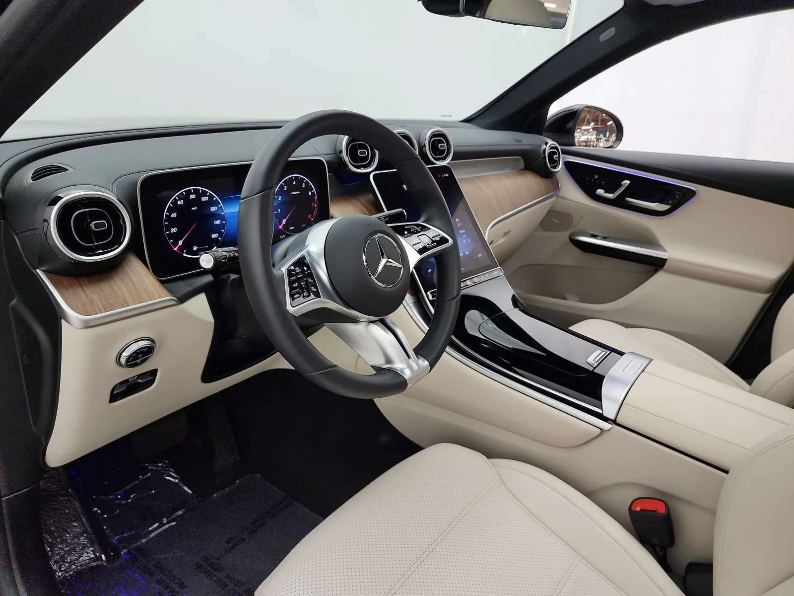 Used 2024 Black Mercedes-Benz GLC 300 SUV image 12