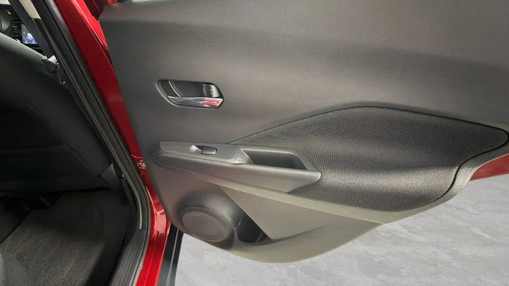 Used 2021 Red Nissan SV Xtronic CVT image 31