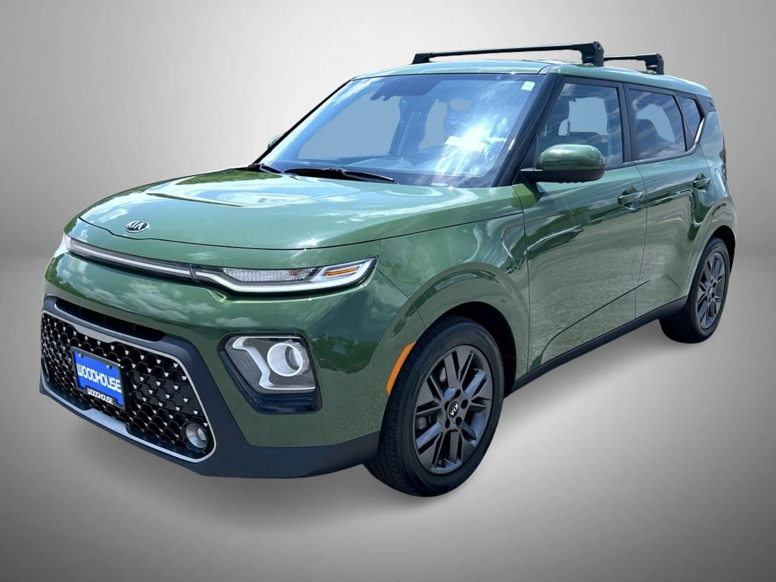 Used 2020 Green Kia EX image 1