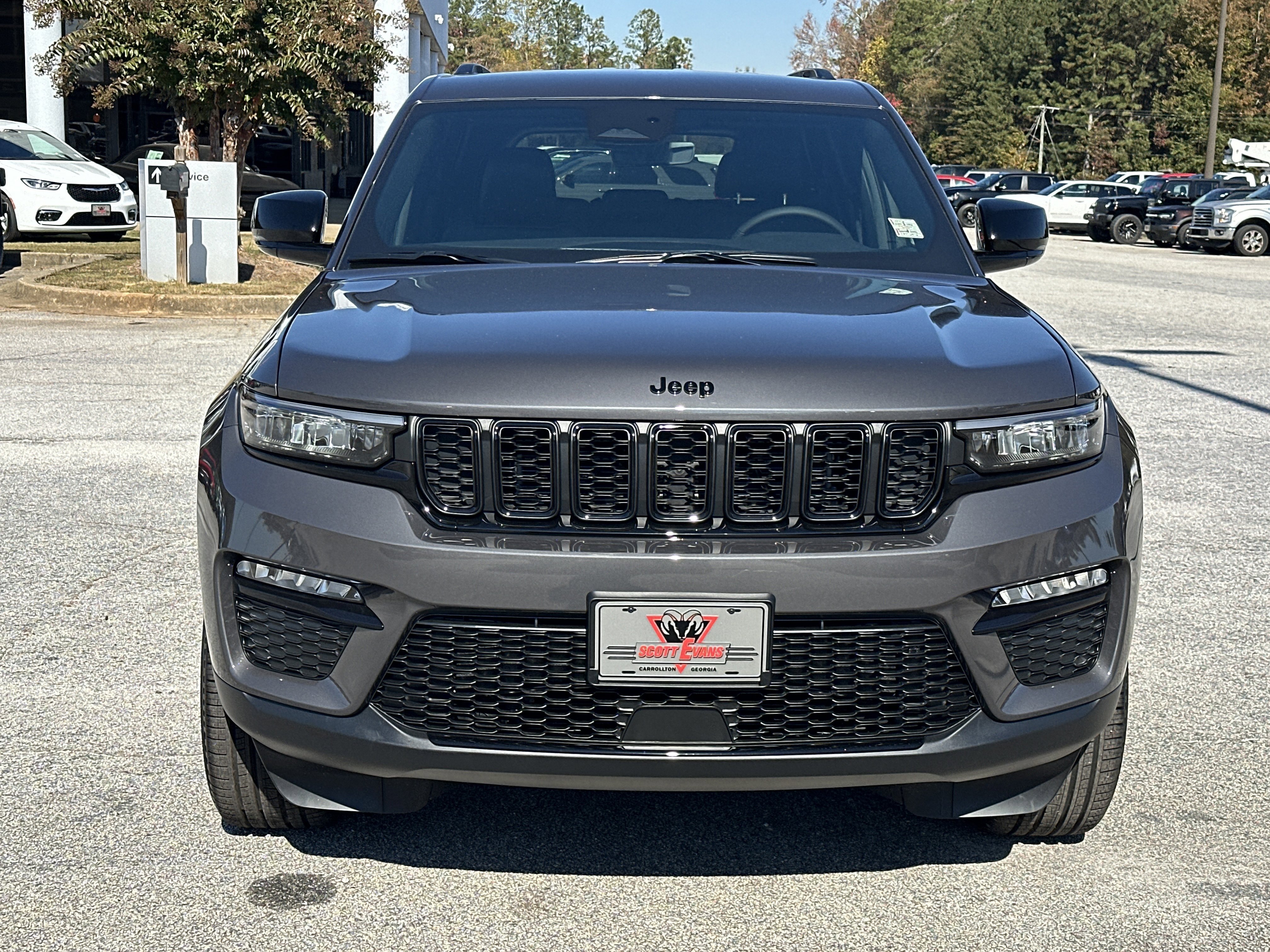 New 2025 Baltic Gray Metallic Clear-Coat Exterior Paint Jeep Limited image 3