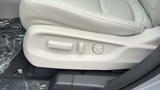 New 2026 Solar Silver Metallic Honda EX-L image 10